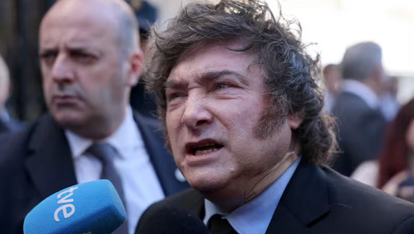 Revuelo en los medios de España por los insultos de Milei a periodistas locales - Por Iván Ruiz
