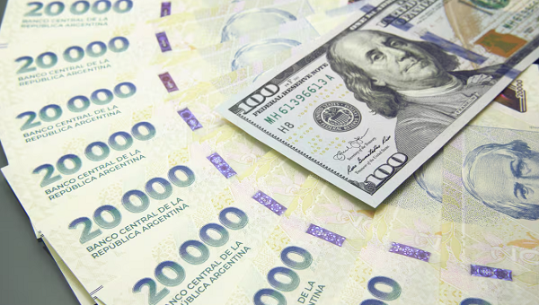 images/SEPTIEMBRE26/18-dolar-pesos.png